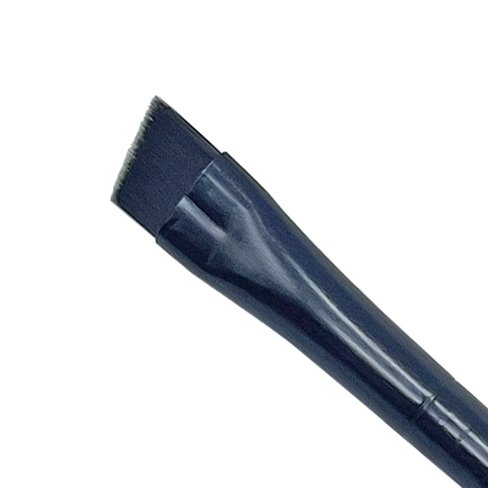 Close up of the tip of the Angled Eye Liner Brush