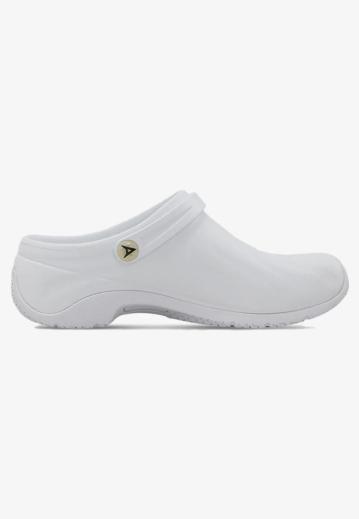 Anywear™ Zone Slip-Resistant Clog