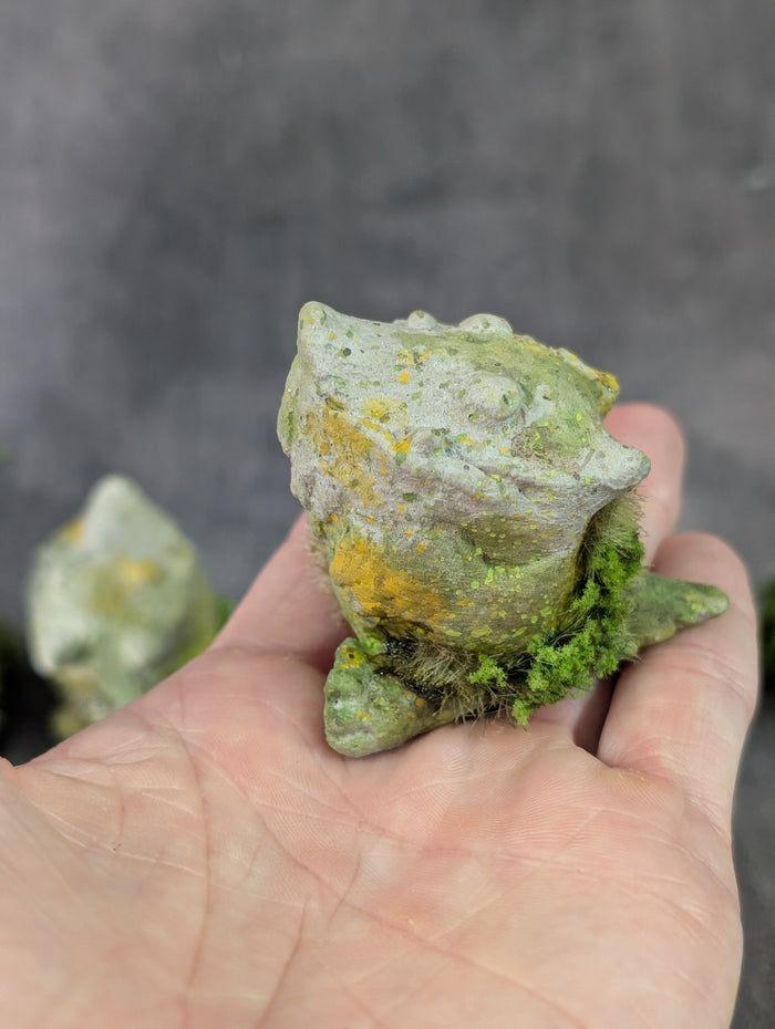FAFFNUFF FAUX STONE FIGURE