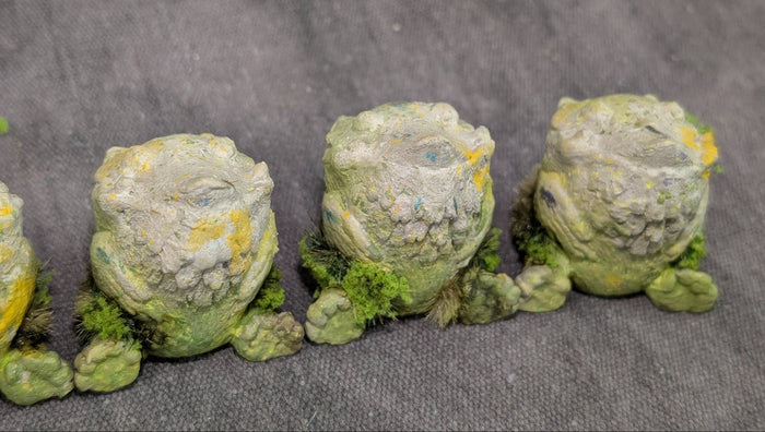 FAFFNUFF FAUX STONE FIGURE