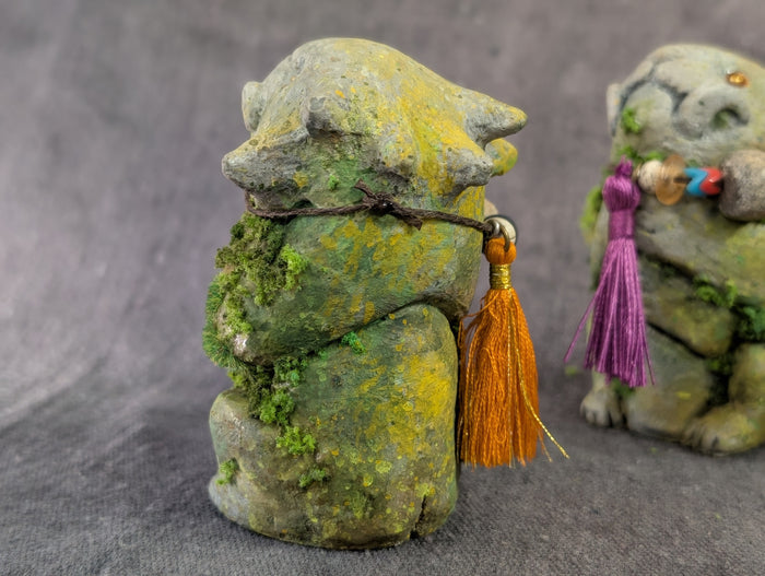 MINI FAUX STONE EFFIGY STATUE GROUP 2