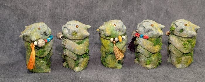 MINI FAUX STONE EFFIGY STATUE GROUP 2