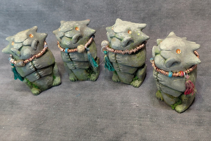 MINI STONE EFFIGY FINISHED FIGURE