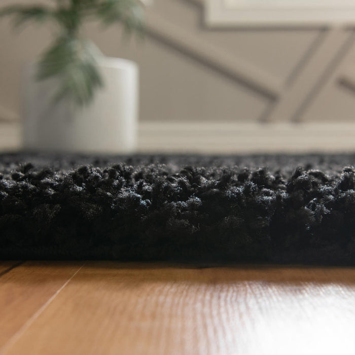 Santoshi Jet Black Carpet 7ft 10 in Square