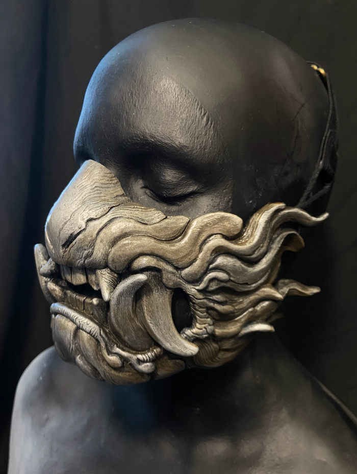 SNARL HALF MASK- ANTIQUE SILVER