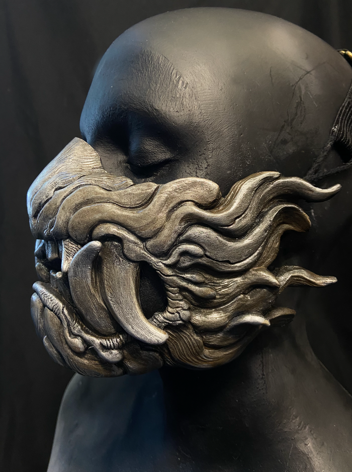 SNARL HALF MASK- ANTIQUE SILVER