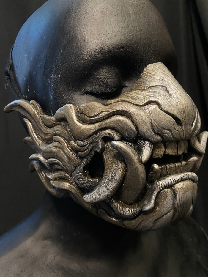SNARL HALF MASK- ANTIQUE SILVER