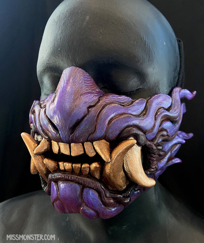 SNARL HALF MASK- IRIDESCENT PURPLE WITH GOLD