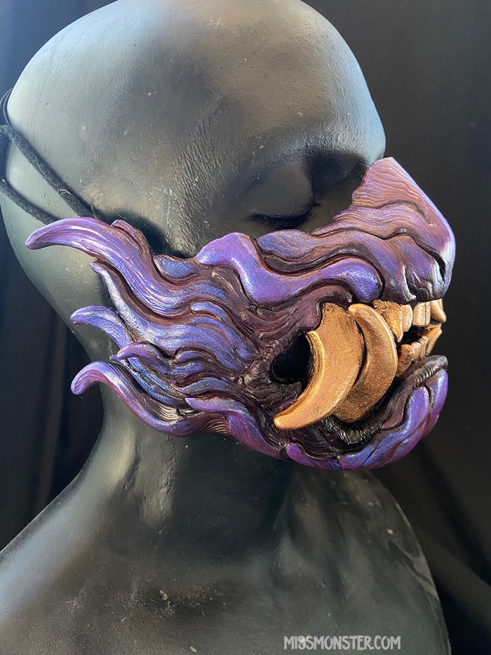 SNARL HALF MASK- IRIDESCENT PURPLE WITH GOLD