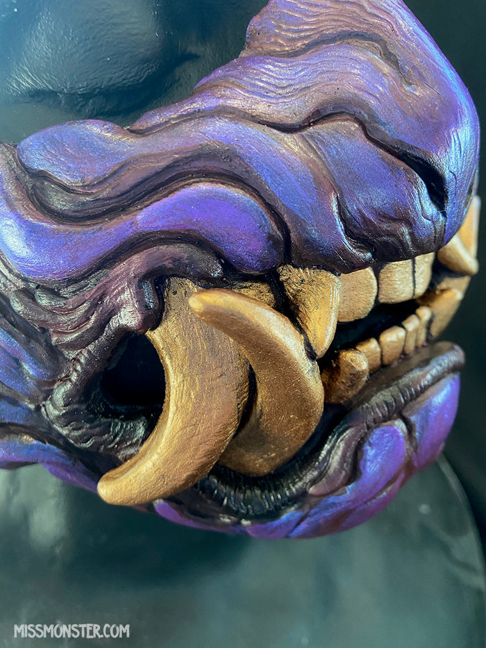 SNARL HALF MASK- IRIDESCENT PURPLE WITH GOLD