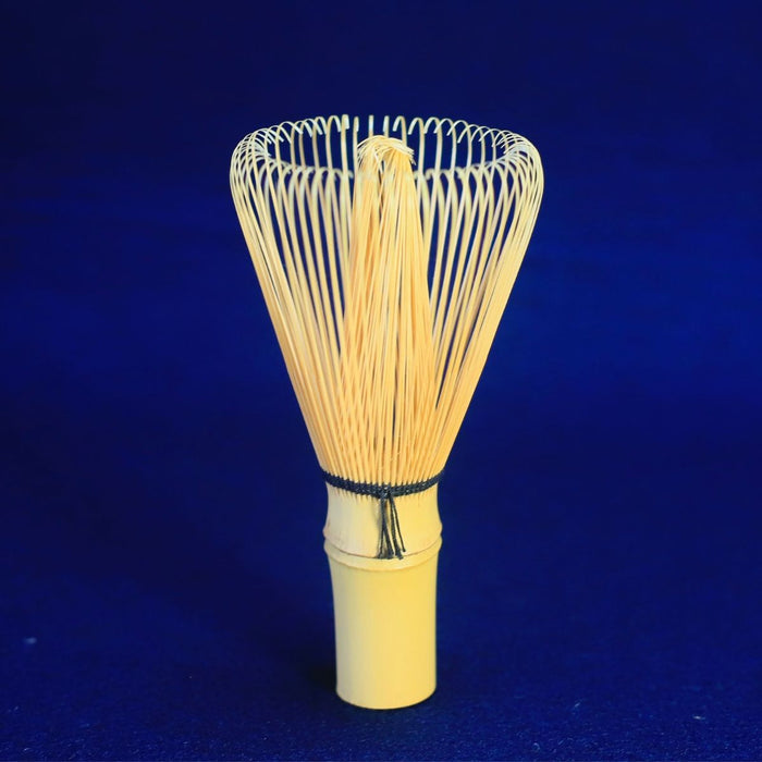 Suikaen Tanimura Yasuburo: Shiratake White Bamboo Kazuho Chasen Matcha Whisk 白竹茶筌 数穂