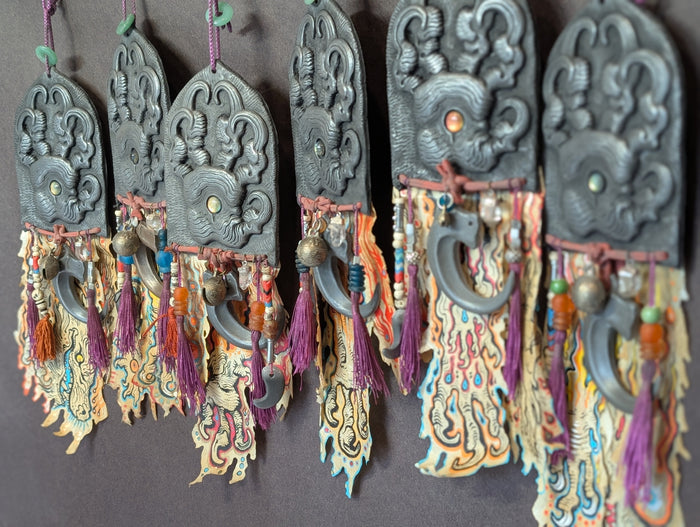 WARDING PAW COLD CAST IRON WALL TALISMAN