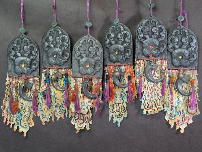 WARDING PAW COLD CAST IRON WALL TALISMAN