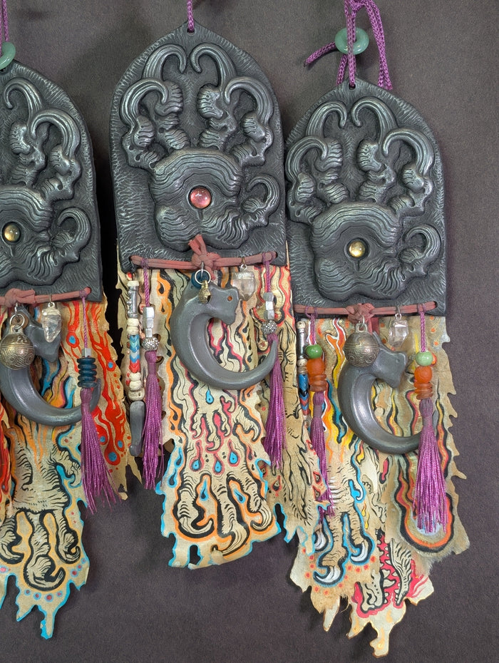 WARDING PAW COLD CAST IRON WALL TALISMAN