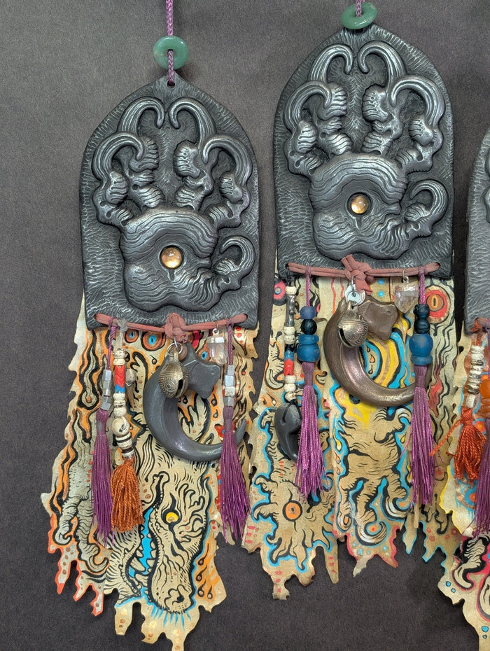WARDING PAW COLD CAST IRON WALL TALISMAN